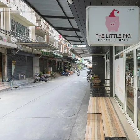 Отель The Little Pig Sukhumvit